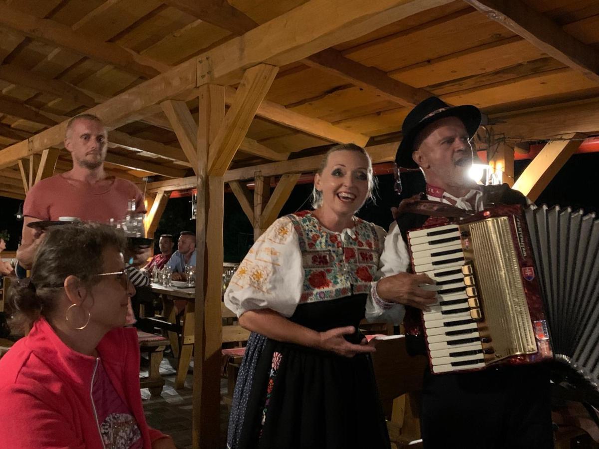 Penzión Turista Banska Stiavnica Exterior foto